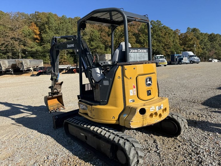 2021-deere-35g-image-3