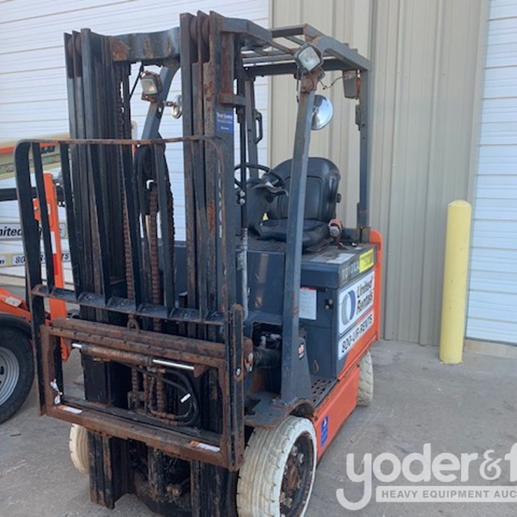 2021 Toyota Forklift Warehouse, electric, 2 Stage Mast, 5,000lb Capacity, 42'' Forks, Side shift (Drive Issue) MODEL 8FBCU25