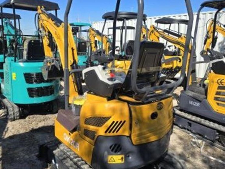 cfg-mini-excavator-qk20r-with-hydraulic-thumb-image-3