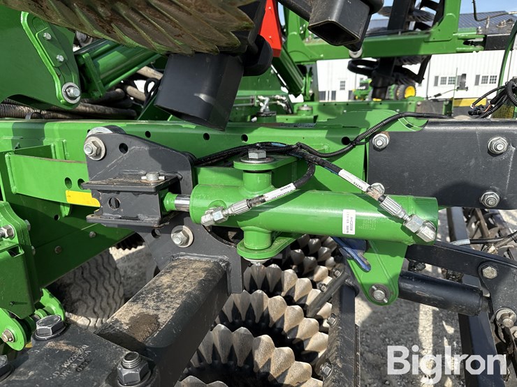 2020-john-deere-2660vt-image-19