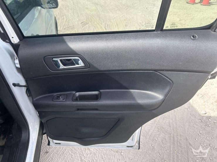 2016-ford-explorer-image-20