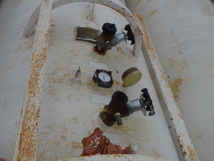 double-nh3-nurse-tanks-(pz14082,-unit-50409,-tank-3)-image-38