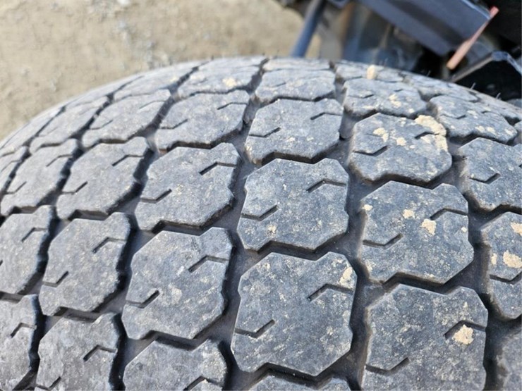 new-holland-tn65-image-38