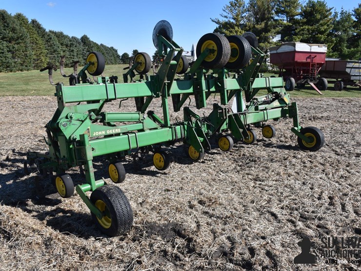 john-deere-845-image-3