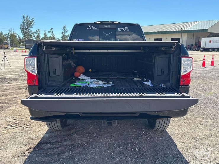 2018-nissan-titan-image-32