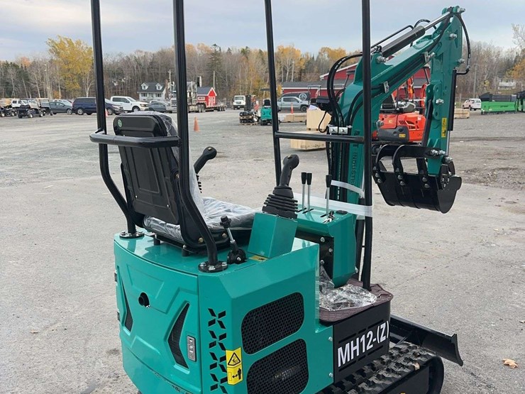 2025-agt-mh12z-mini-excavator-image-5