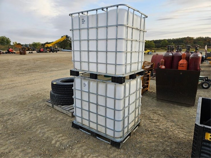 #3152-•-(2)-food-grade-plastic-tanks-image-2