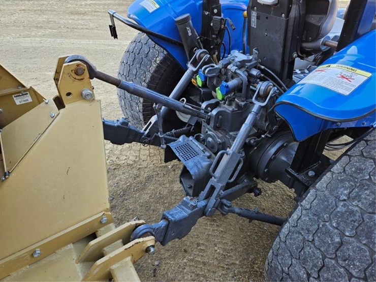 new-holland-tn65-image-16
