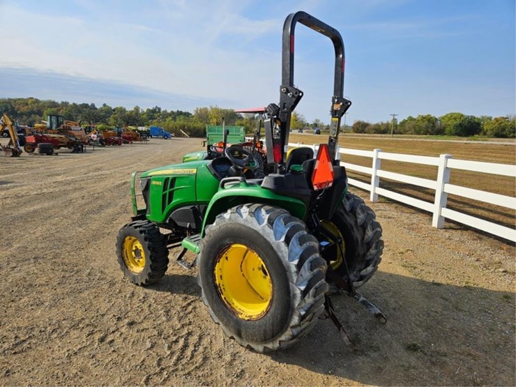 john-deere-3038e-image-3