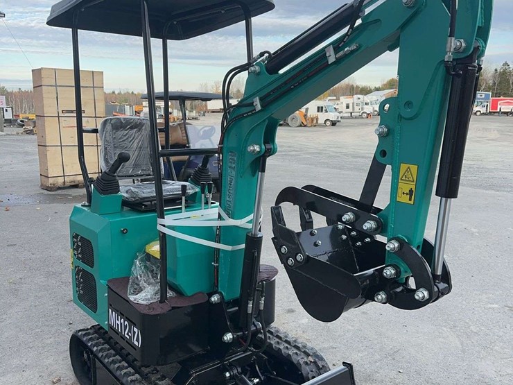 2025-agt-mh12z-mini-excavator-image-3