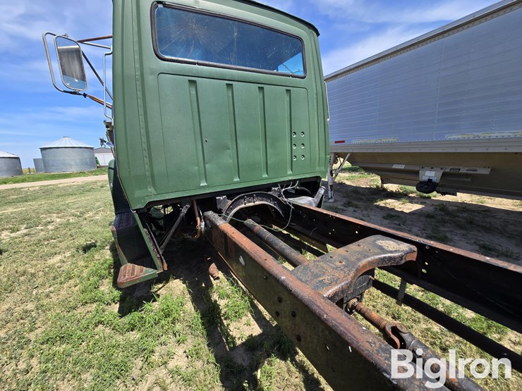 1974-ford-ln800-image-10