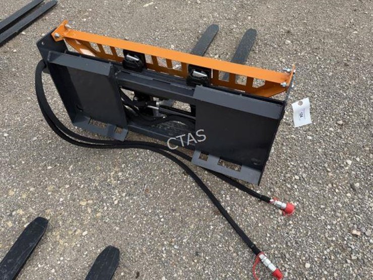 #124-•-heavy-duty-hydraulic-skid-steer-48"-forks-&-frame-image-2