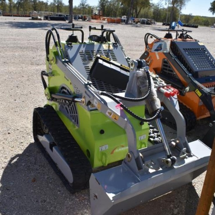 LANDHERO LDH-T460 MINI SKID STEER (SERIAL # 25010720044YM) (K)