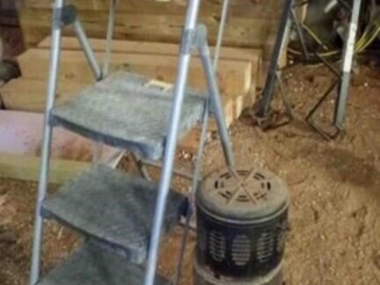 folding-ladder-+-heater-image-1