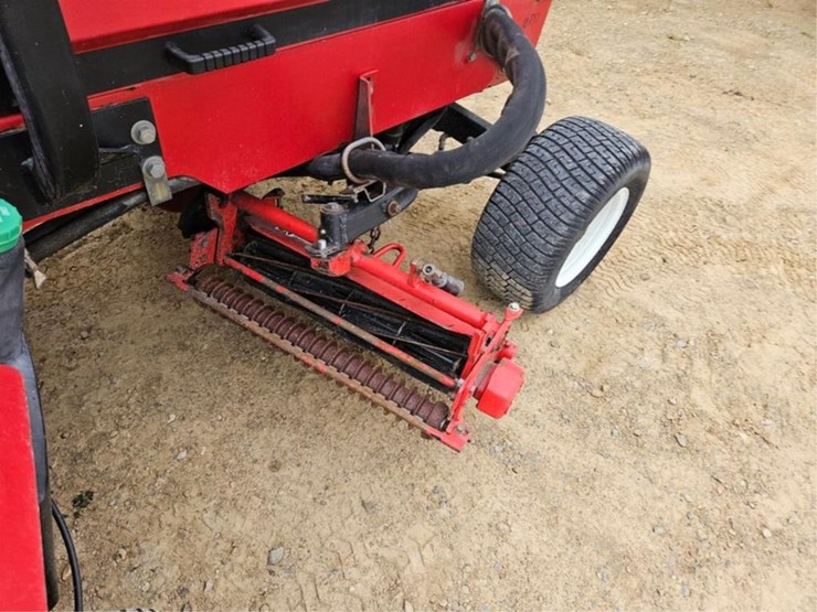 #3133-•-toro-reel-master-5200-fairway-mower-image-12