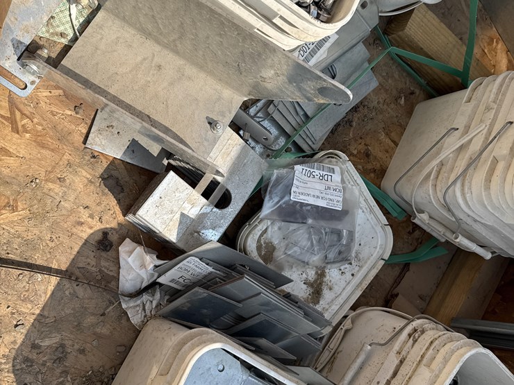 grain-bin-miscellaneous-bolts-&-parts-image-17