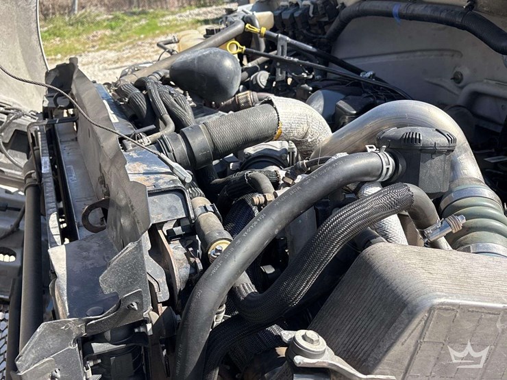 2017-ford-f650-image-25