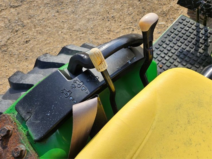 john-deere-2520-image-16
