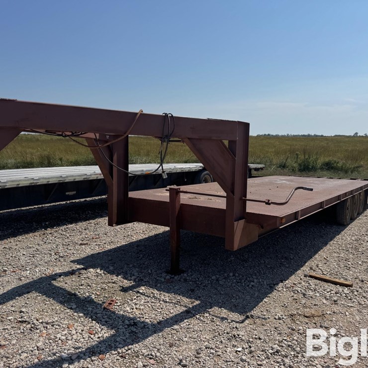 1983 Homebuilt Tri/A Flatbed Gooseneck Trailer