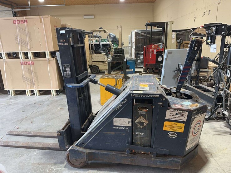 blue-giant-lt90w30-electric-walk-behind-pallet-jack-with-charger-image-8