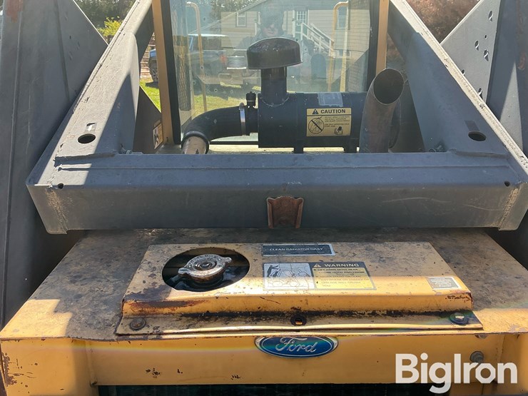 1990-new-holland-l785-image-15