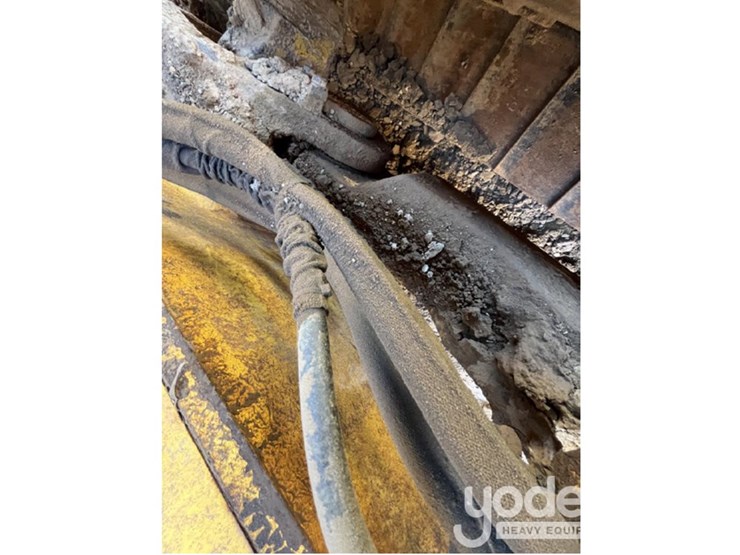 2023-komatsu-d61pxi-24-image-33