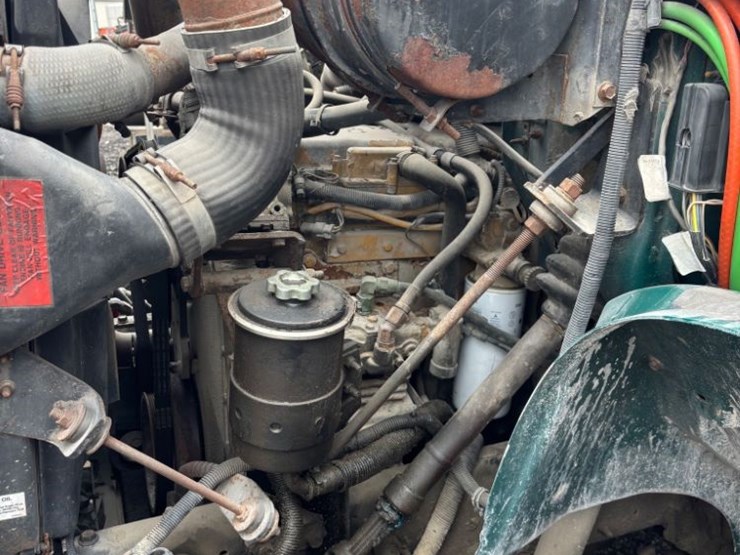 1999-ihc-8100-truck-(pz14131,-unit-7240)-image-8