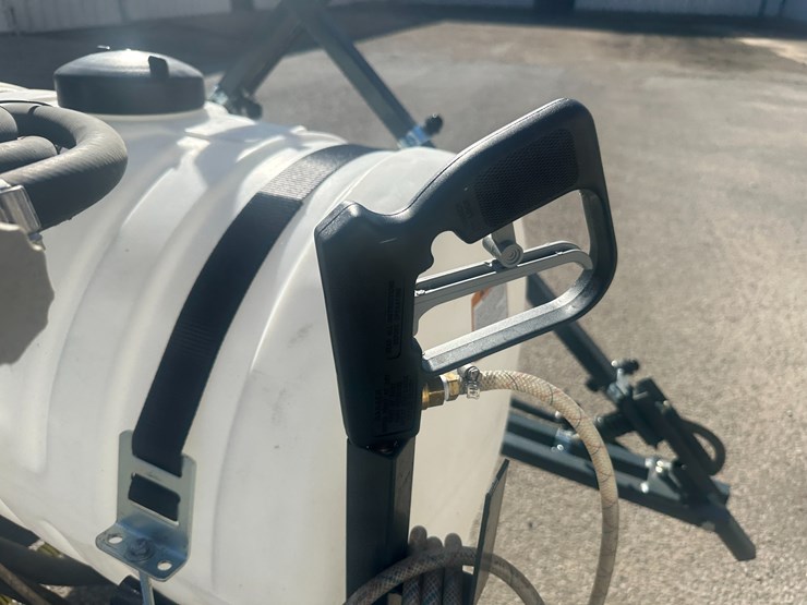 caterpillar-12-image-23