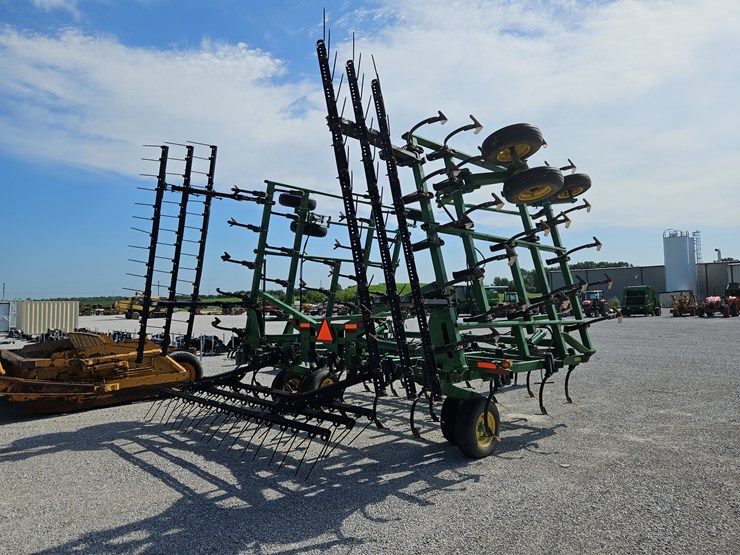 john-deere-2210-image-7