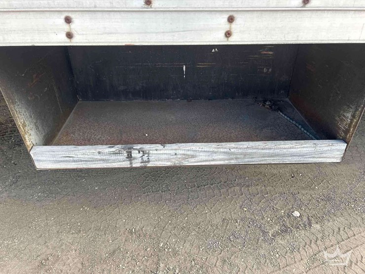 2002-isuzu-npr-image-23