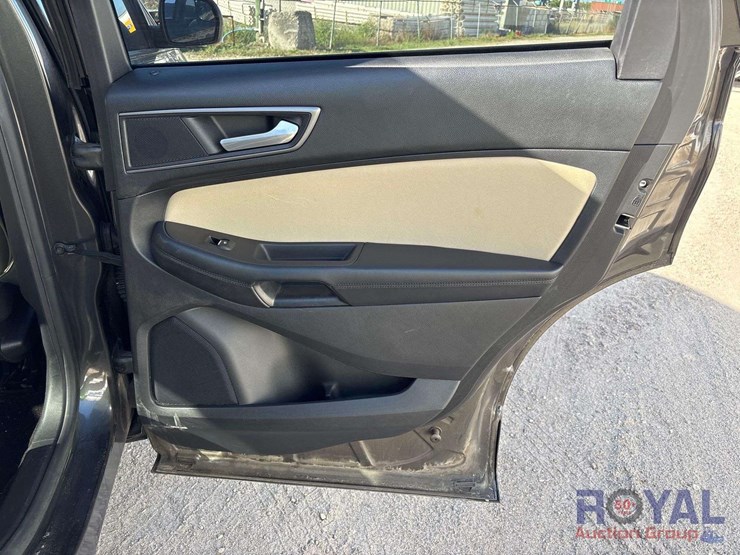 2016-ford-edge-image-18