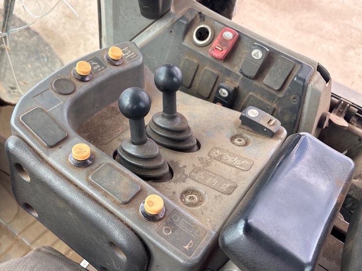 caterpillar-980-image-12