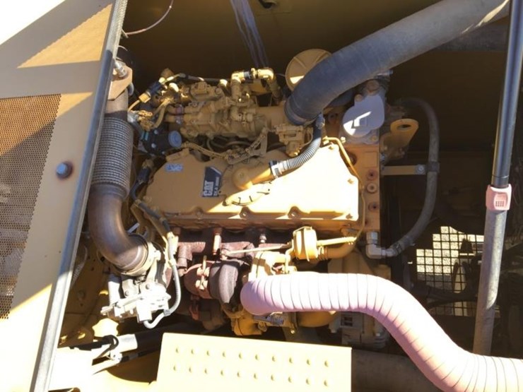 2019-caterpillar-320-image-9