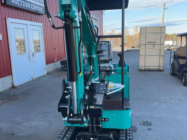 2025-agt-h15z-mini-excavator-image-2