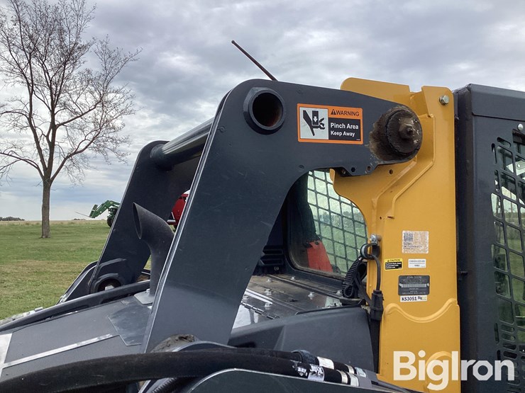 2021-deere-325g-image-16