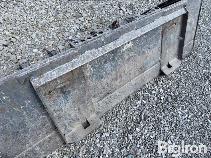 skid-steer-tooth-bucket-image-9