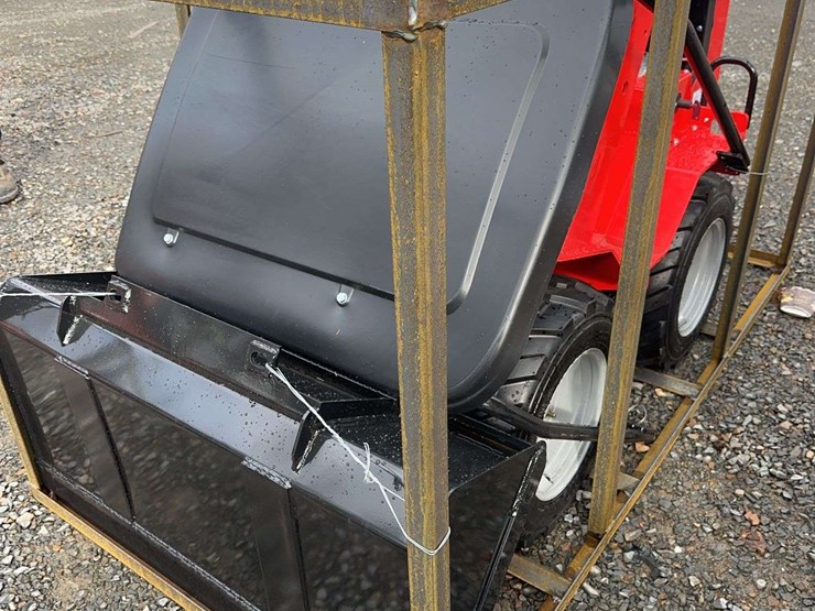 2025-agt-sda-140wz-compact-wheel-loader-image-1