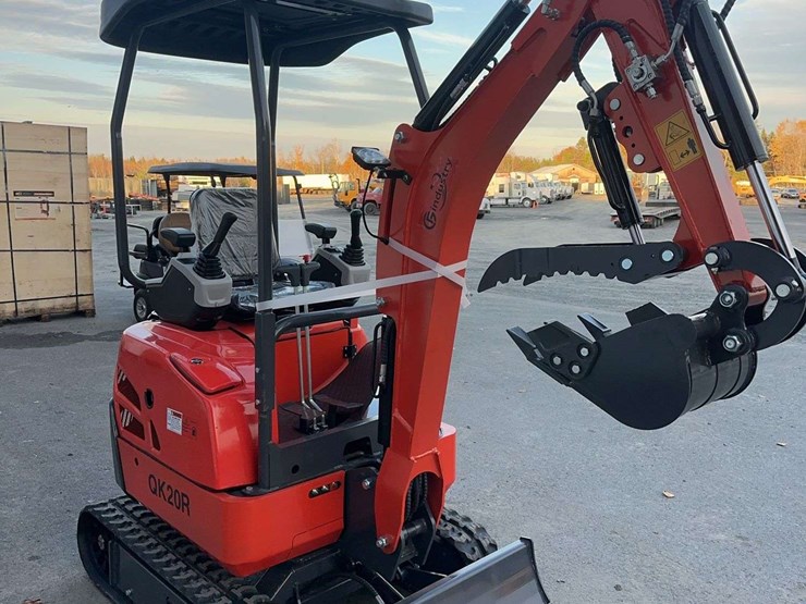 2025-cfg-qk20r-mini-excavator-image-3