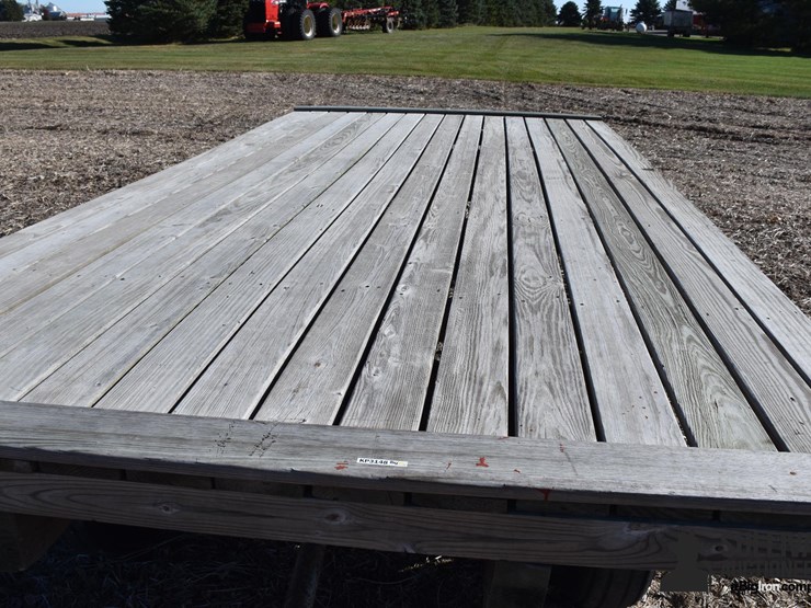 wooden-hayrack-image-12