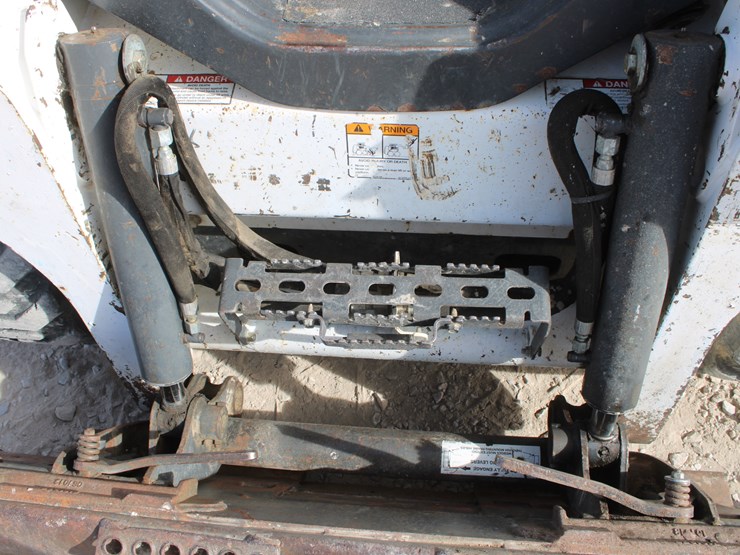 2015-bobcat-s530-image-22