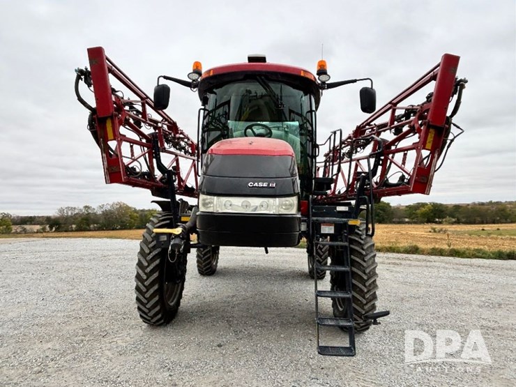 2019-case-ih-patriot-4440-image-3
