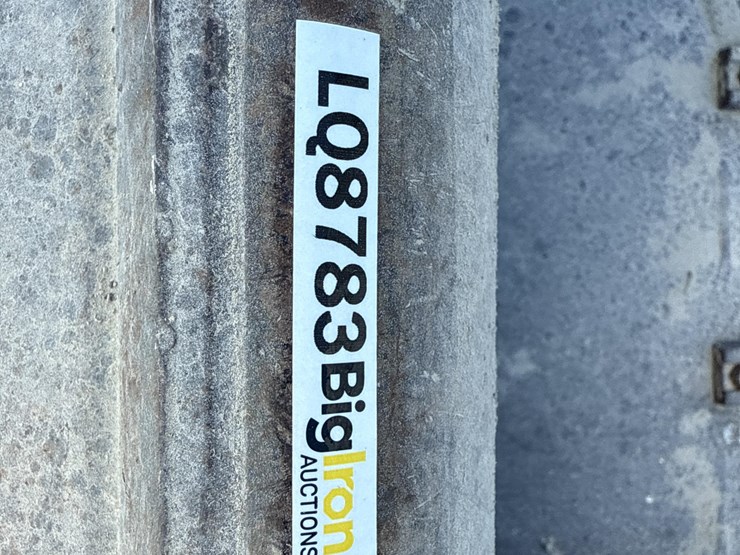 skid-steer-tooth-bucket-image-13