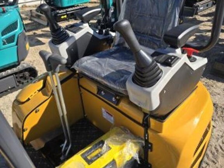 cfg-mini-excavator-qk18r-with-hydraulic-thumb-image-5