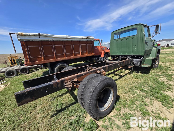 1974-ford-ln800-image-5