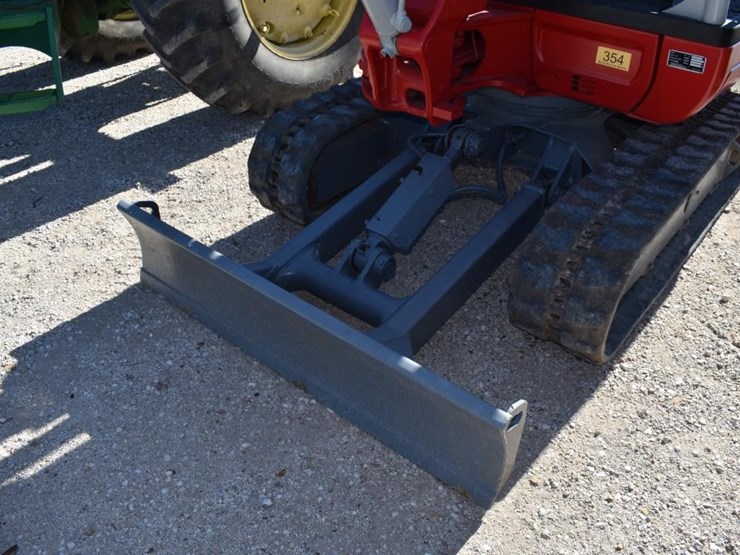 takeuchi-tb230-image-6