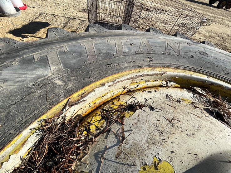 #5945-•-(2)-titan-18.4-38-bolt-on-duals-image-15