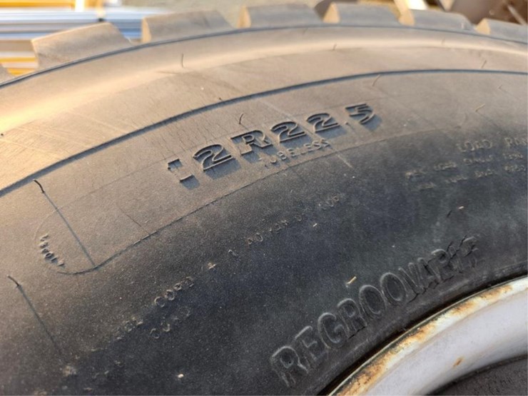 #3060-•-good-year-(4)-12r-22.5-tires-&-rims-image-6