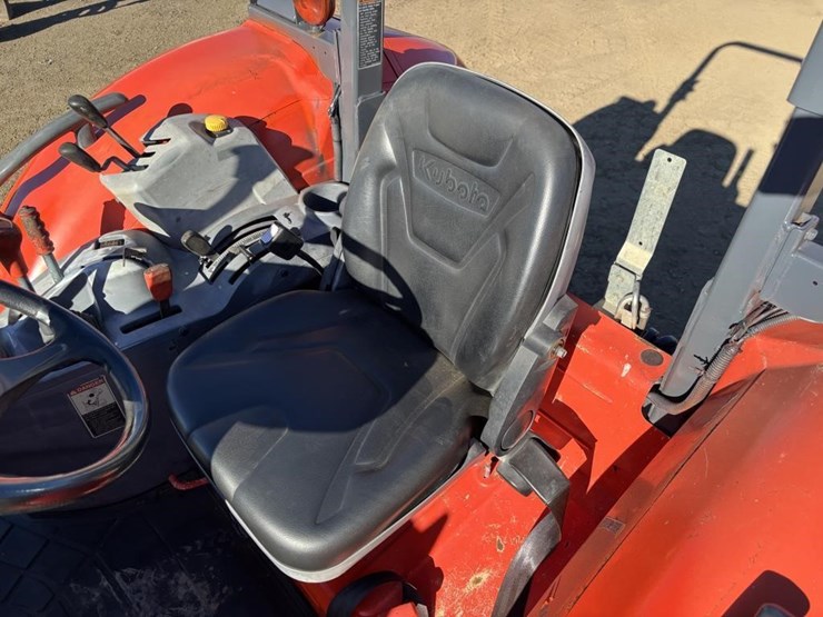 2018-kubota-m5-111d-image-26