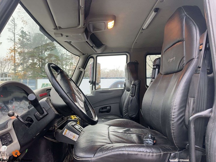 2012-international-7400-image-20