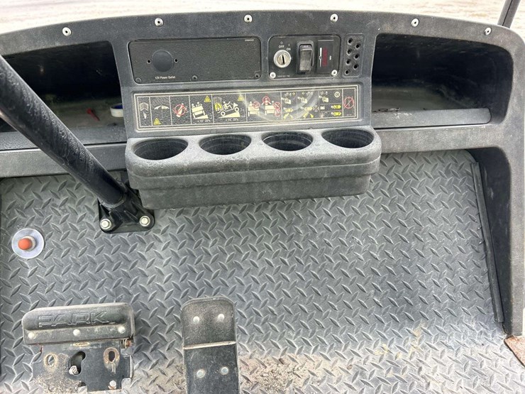 2014-cushman-electric-utility-cart-image-15